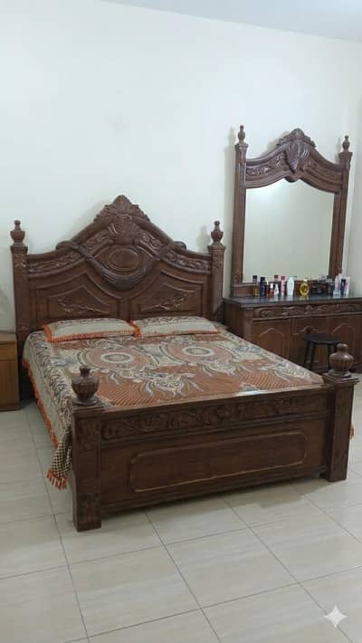 wooden bed set
