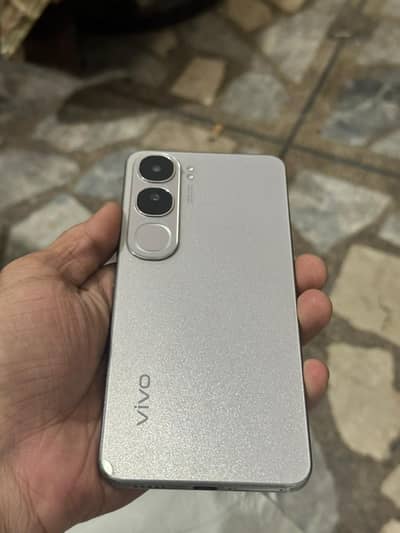 Vivo y200 8gb 256gb 10/10 condition