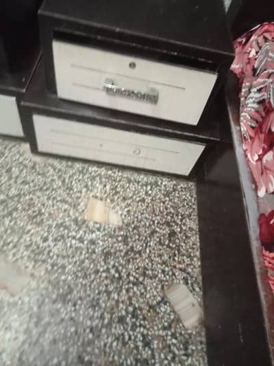 Miner sell bed side table