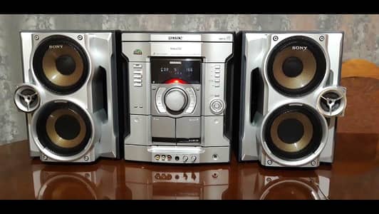 SONY SOUND SYSTEM MHC -RV20