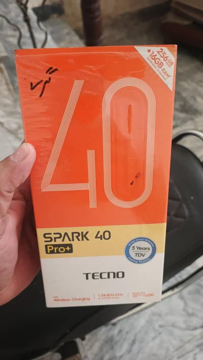 tecno spark 40 pro+, 8-256 in wrnty, only call 03124500087