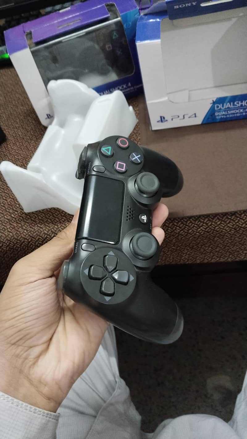 PlayStation 4 2 controller 6