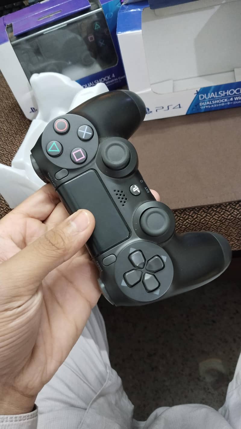 PlayStation 4 2 controller 9