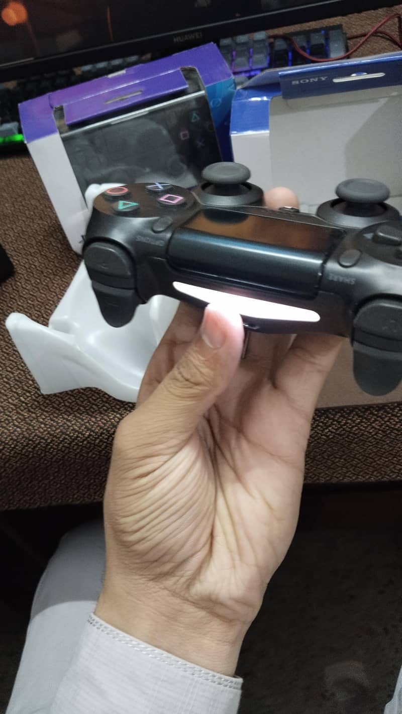 PlayStation 4 2 controller 10
