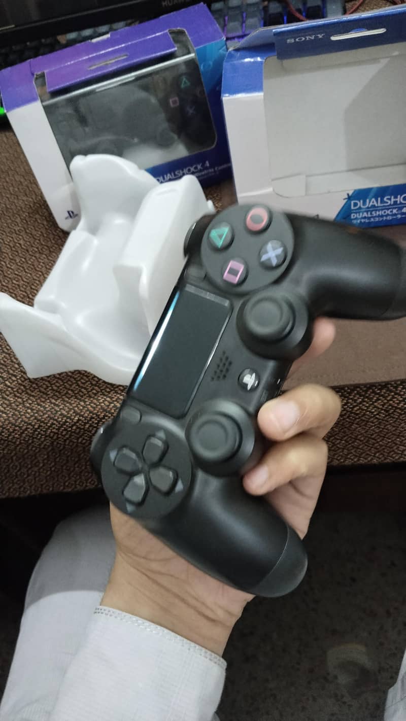 PlayStation 4 2 controller 11