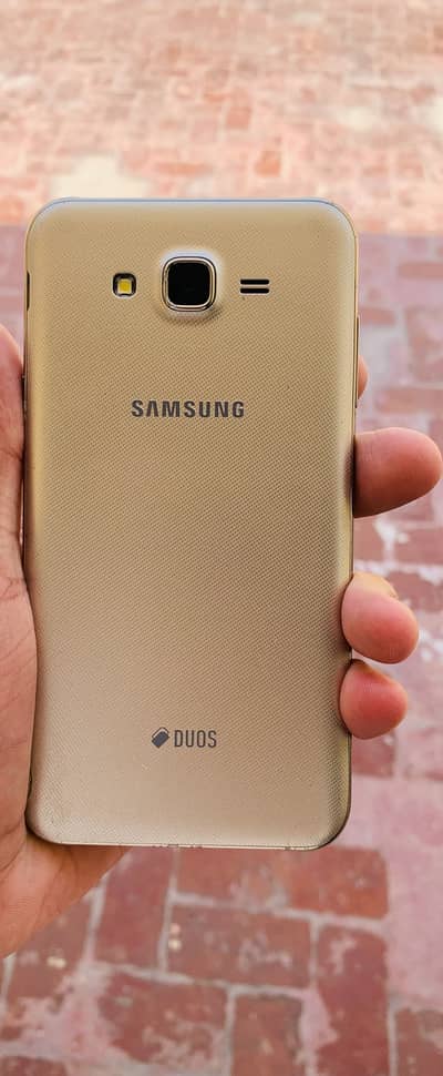 SAMSUNG J7 CORE