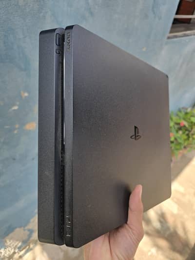PS4 Slim 1TB + Original Controller with Box Condition 10/10