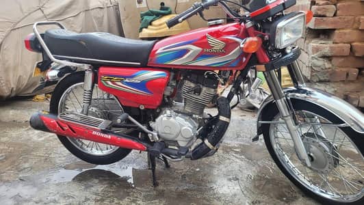 honda 125 almost new all genuine 1 hand used full ok