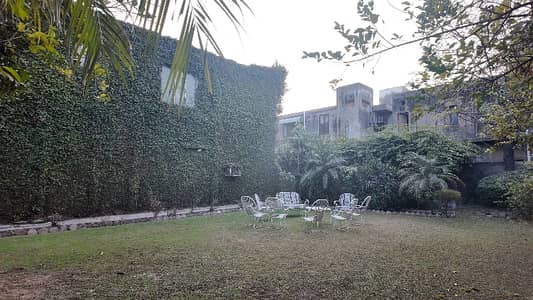 A 2 Kanal House Located In Cavalry Ground Is Available For sale