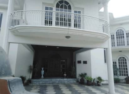 2 Kanal Spacious House Available In Cavalry Ground For Sale