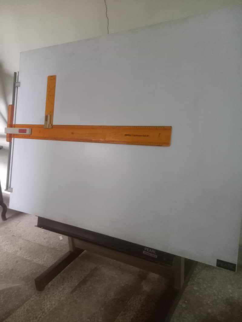 Draftsman Drafting Table 0