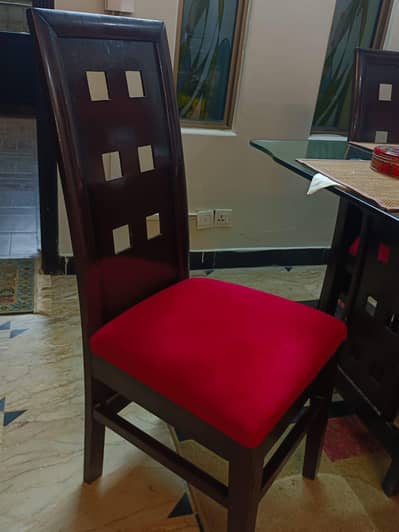 dinning table with 6 chairs