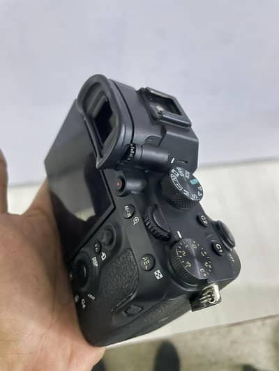 Sony A7 III for sale 9.5/10 Sony A73