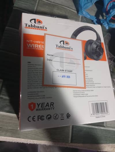 Headphones new box pack 1 year warranty good 03122,810,637