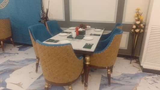 Dining Chairs & Tables – Café & Restaurant Furniture