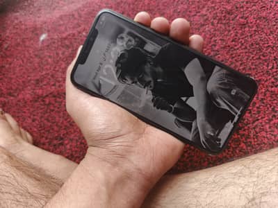 I phone 11 pro max lush condition 256GB Non Pta