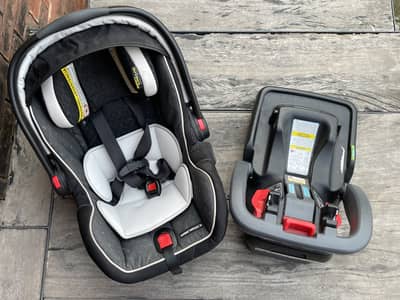 Graco snuglock 35 Infant car seat