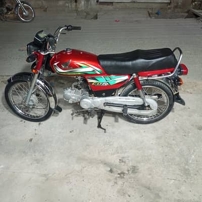 Honda CD70 2022 contact o3, 17, 4, 75, 40, 08