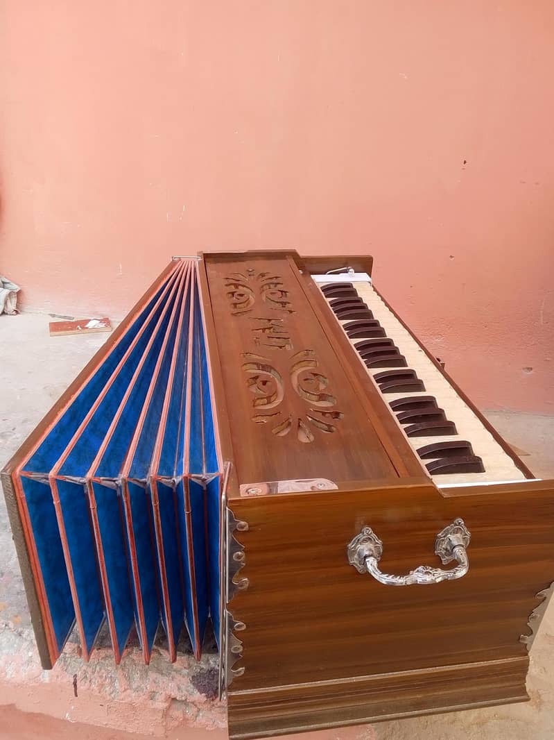 Harmonium 1