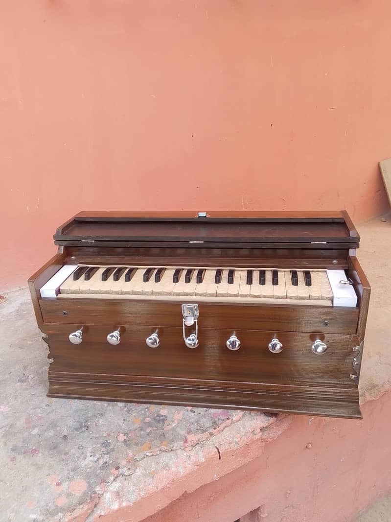 Harmonium 4