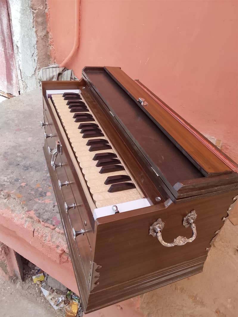 Harmonium 6