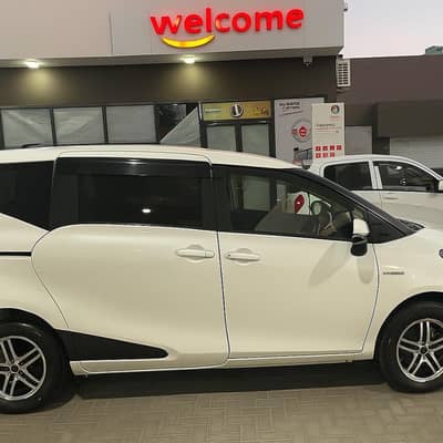 Toyota Sienta 7 seater