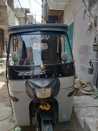 Sazgar rickshaw 25 model lpg 10/10 condition 03003799661 / 03486291177