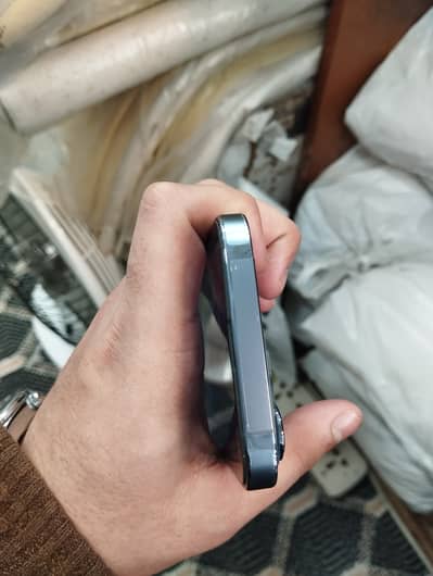 iphone 13 pro 256 gb 10/10 condition 100 battery health