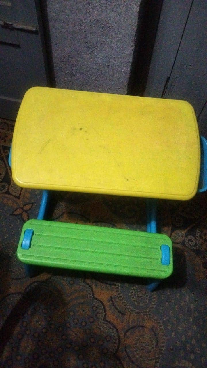 Study table for kids 1