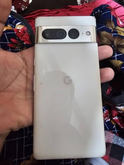 Urgent sale need money phone plz serious buyers contact kre. .