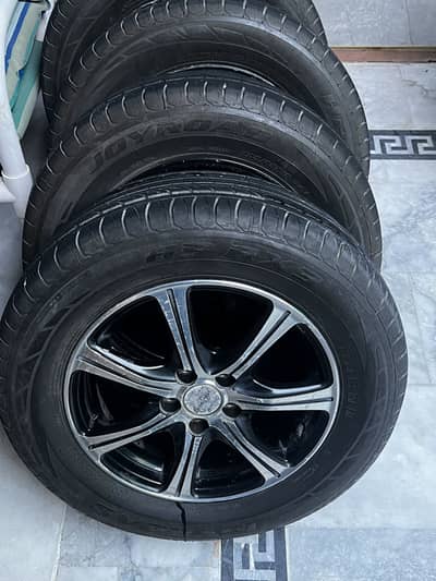 Tubless tyres with rims for sale