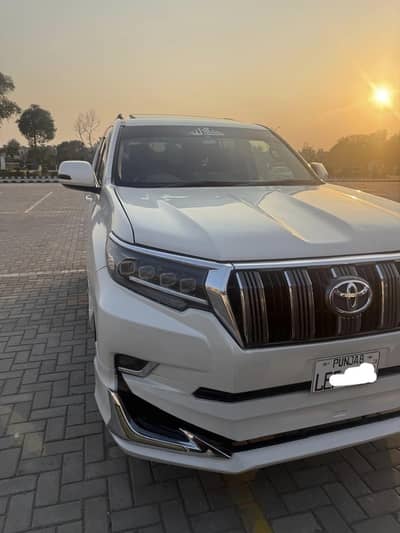 1 fender touch 7 seater with sunroof old parts available