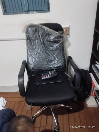 5 seater sofa +revolving chair+room colour