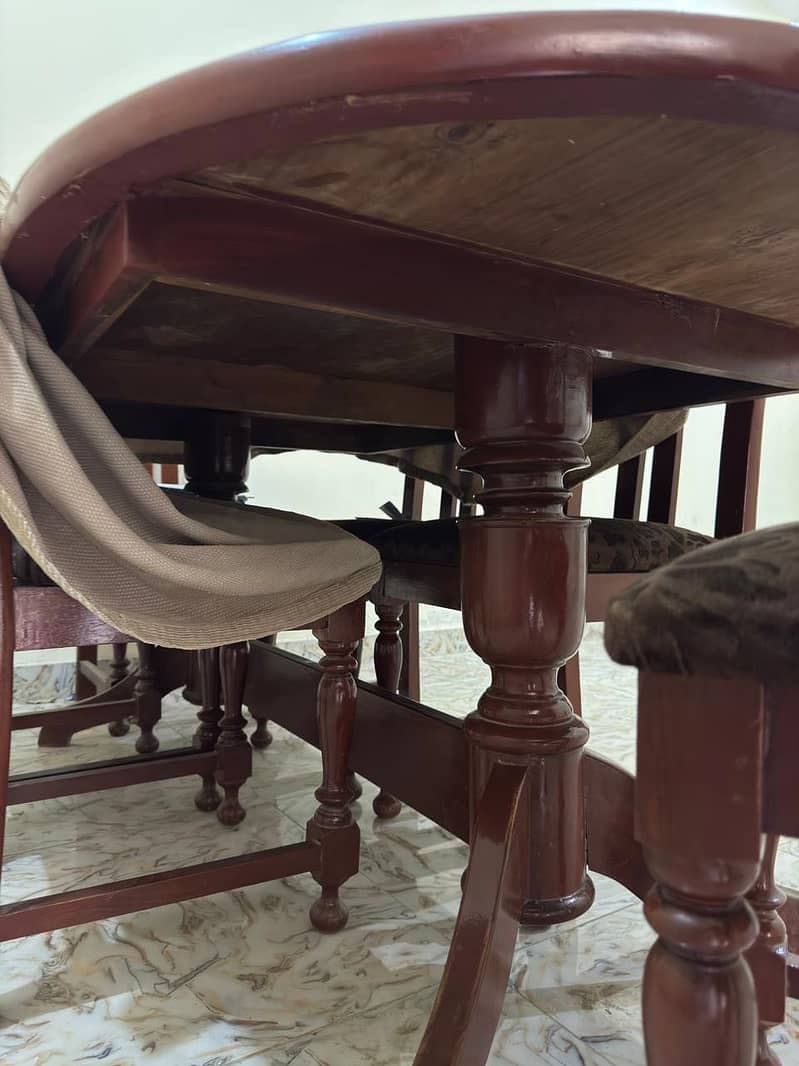 Normal used dinner table 0