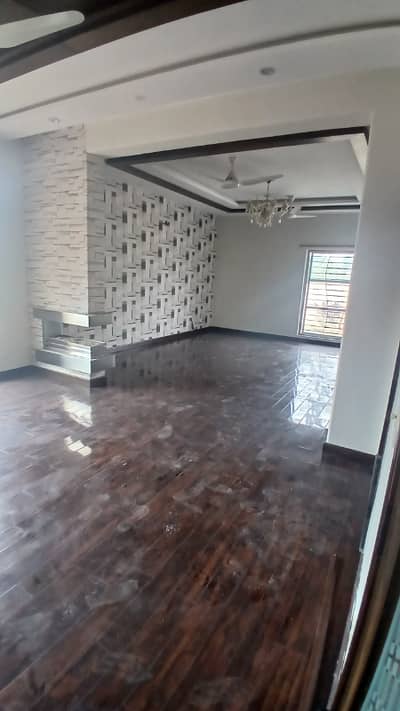 1 Kanal Full House Available For Rent Ideal Location All Facilities Available