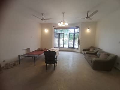Hot Location 1 Kanal Lower Portion Available For Rent In Dha Phase 1 Near National Hospital