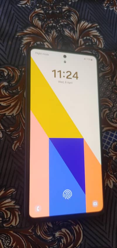 Samsung a52 8gb 128 official pta approve but signal ka issu ha