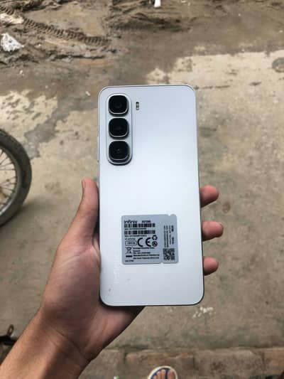 Infinix hot 60i 6+4 / 128