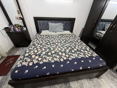 Bedroom set with Mattress