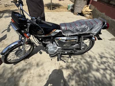 Honda CG 125 Silver Edition 2026 Model - Total Genuine - Low Mileage