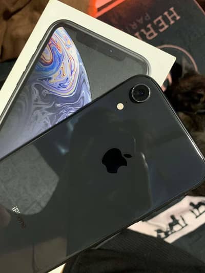 iPhone XR pta approved with box 128,GB My WhatsApp 03013564795