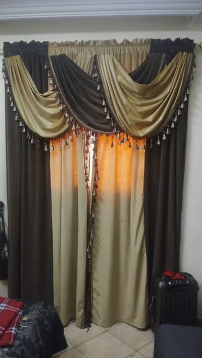 Velvet Curtain, ویلوٹ کا پردہ