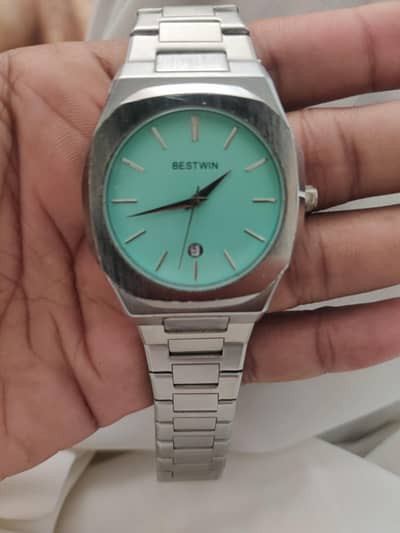 Best win watch available looks like new saudia se li thi ab sell krni