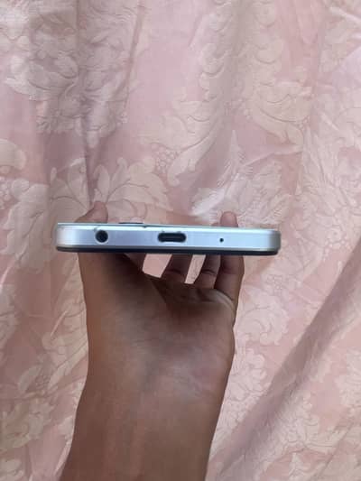 Vivo y18 6/6 12gb storage me vip phone