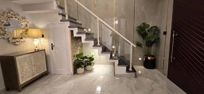 10 MARLA BRAND NEW LUSH FACING PARK HOUSE BEAUTIFUL HOUSE TOP LOCATION