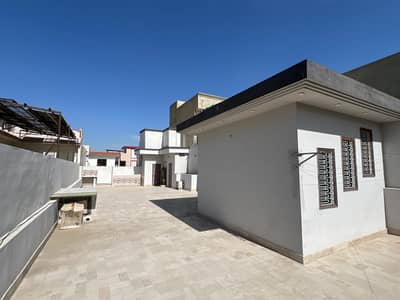 Saadabad society bungalow 195yd 5bdd vvip construction good location.