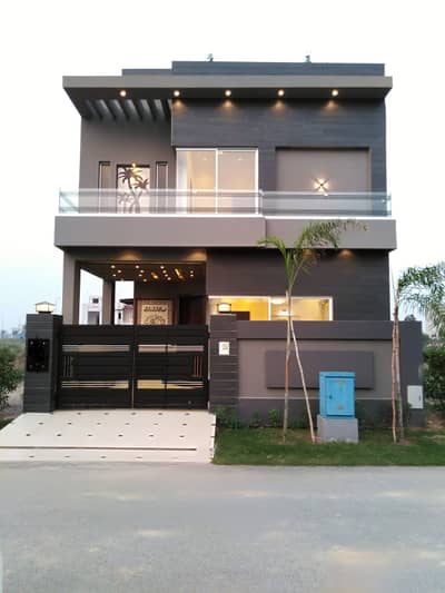 5-Marla Modern House For Sale Near Park Commercial
