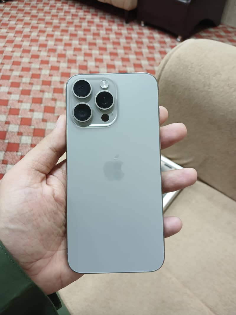 iPhone 15 Pro max 0