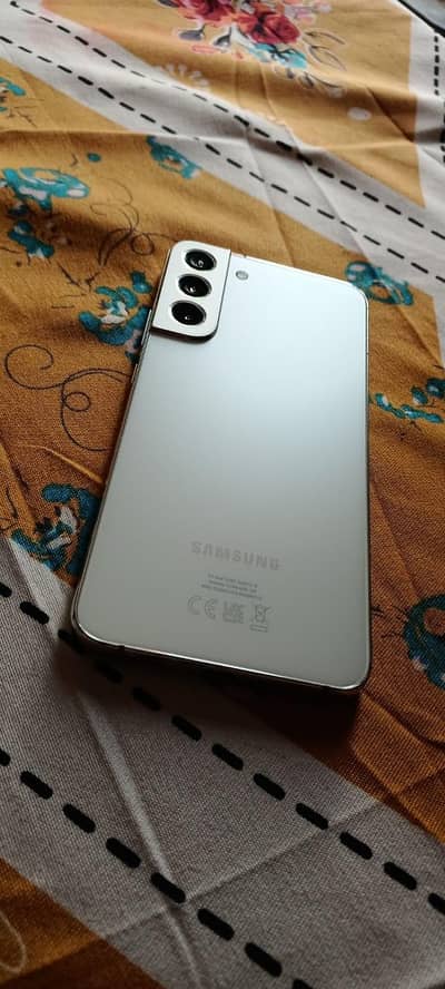 Samsung galaxy s22 plus / with original box