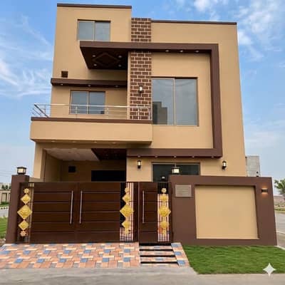 5 Marla Brand New Modern House Most Beautiful Prime Location Available For Sale in New Lahore city Phase 2 B Block.